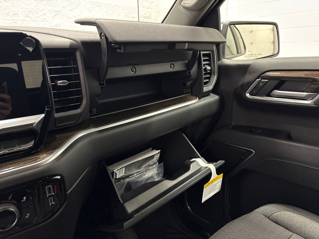 2026 Chevrolet Silverado 1500 LT Crew Cab Standard Box 4WD