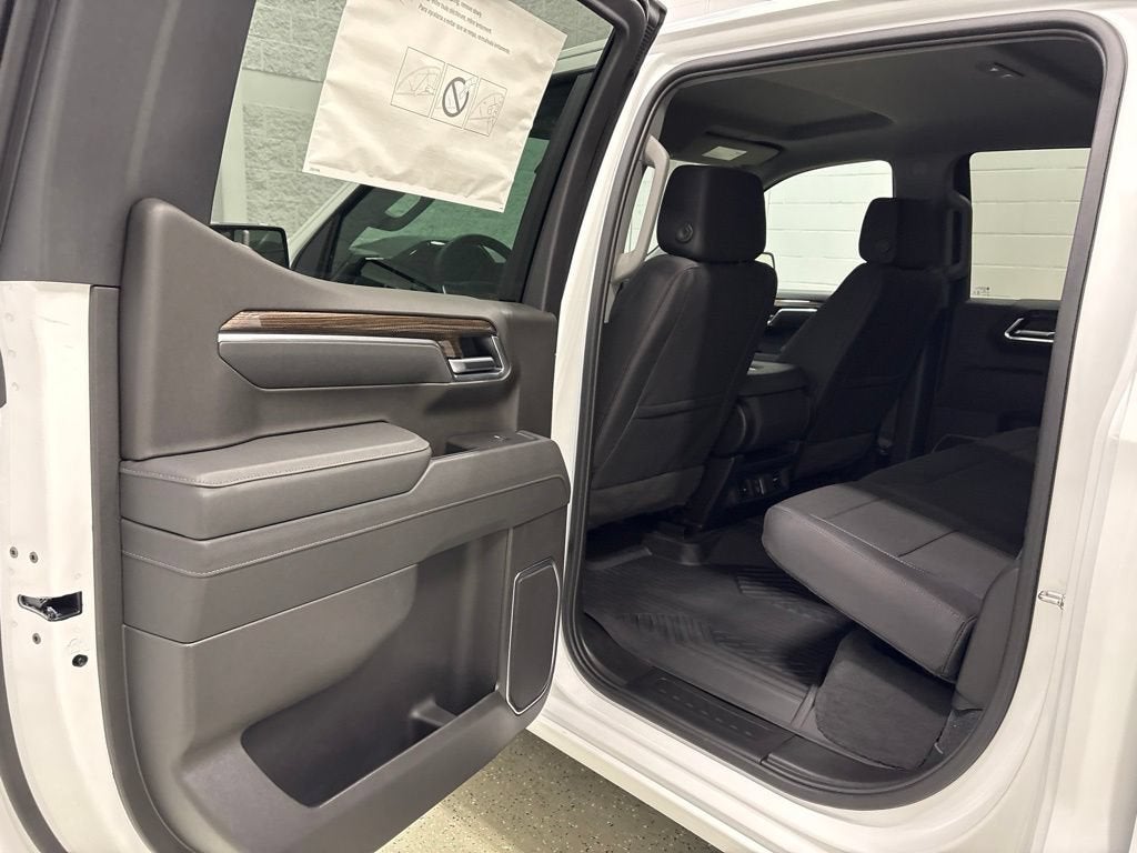 2026 Chevrolet Silverado 1500 LT Crew Cab Standard Box 4WD