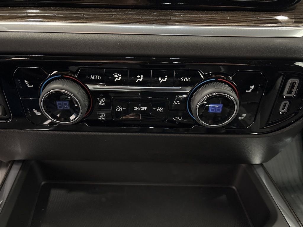 2026 Chevrolet Silverado 1500 RST Crew Cab Short Box 4WD