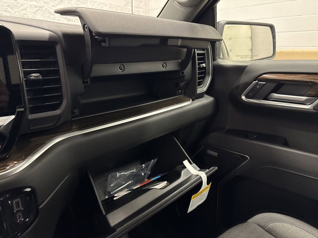 2026 Chevrolet Silverado 1500 RST Crew Cab Short Box 4WD