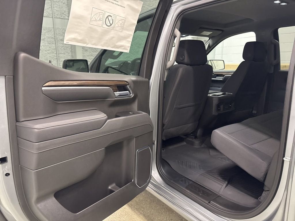 2026 Chevrolet Silverado 1500 RST Crew Cab Short Box 4WD