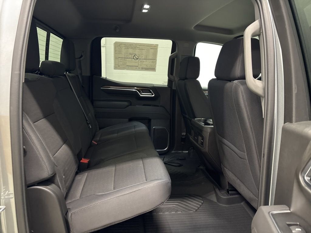 2026 Chevrolet Silverado 1500 RST Crew Cab Short Box 4WD