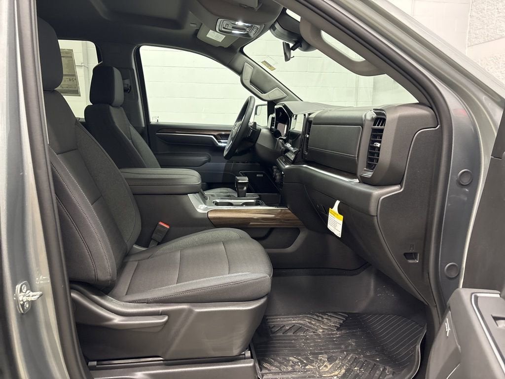 2026 Chevrolet Silverado 1500 RST Crew Cab Short Box 4WD