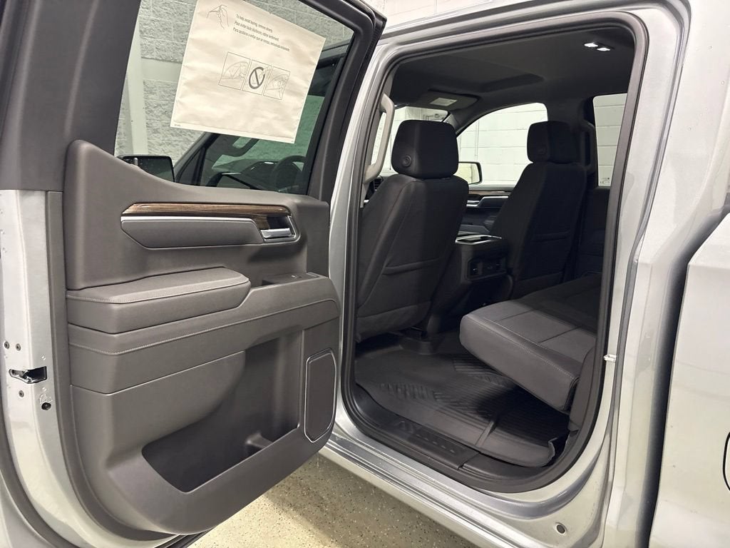 2026 Chevrolet Silverado 1500 RST Crew Cab Standard Box 4WD