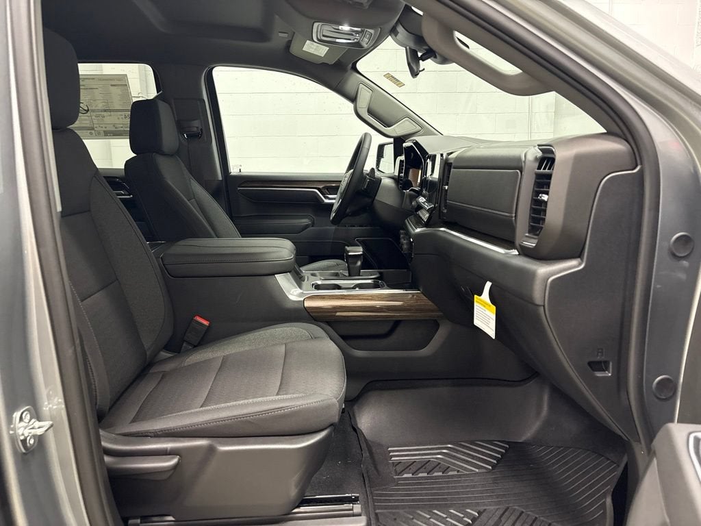 2026 Chevrolet Silverado 1500 RST Crew Cab Standard Box 4WD