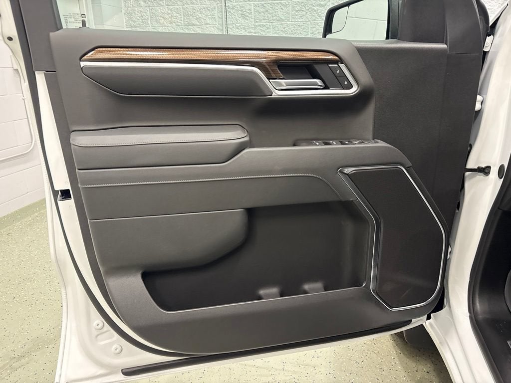 2026 Chevrolet Silverado 1500 RST Crew Cab Short Box 4WD