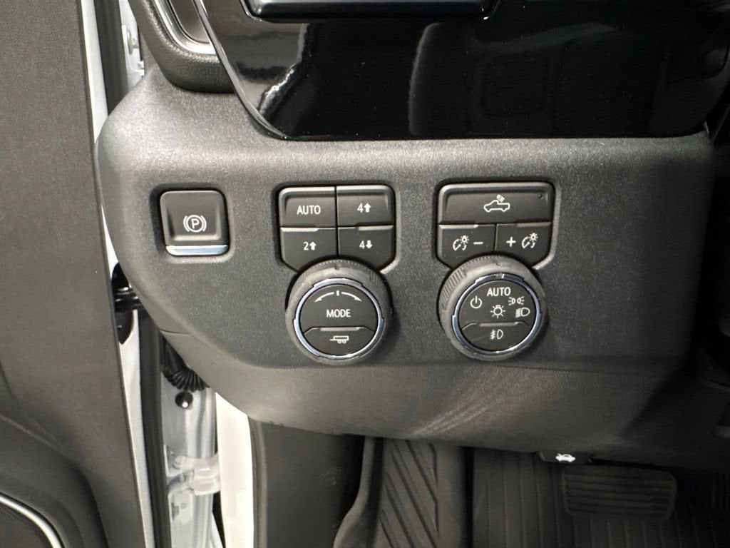 2026 Chevrolet Silverado 1500 RST Crew Cab Short Box 4WD