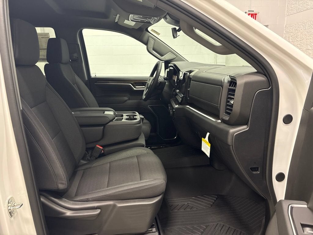 2026 Chevrolet Silverado 1500 RST Crew Cab Short Box 4WD