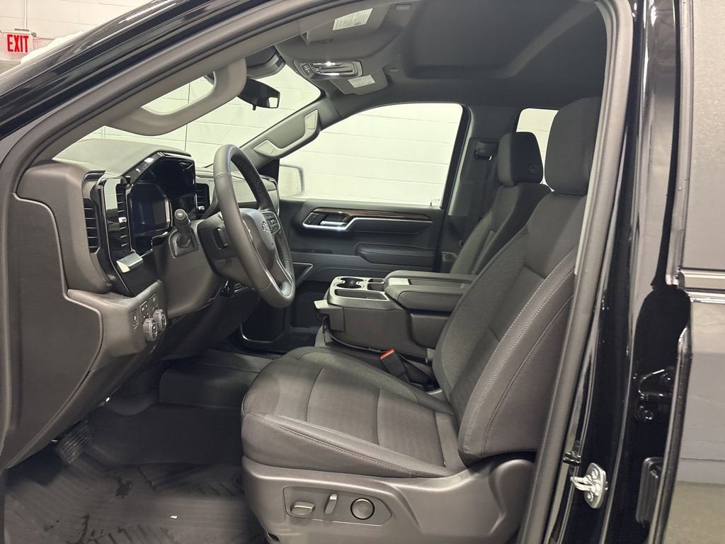 2026 Chevrolet Silverado 1500 RST Crew Cab Short Box 4WD