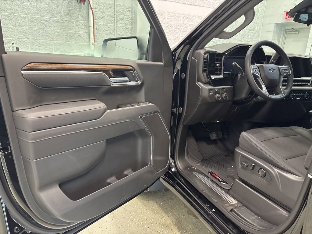 2026 Chevrolet Silverado 1500 RST Crew Cab Short Box 4WD