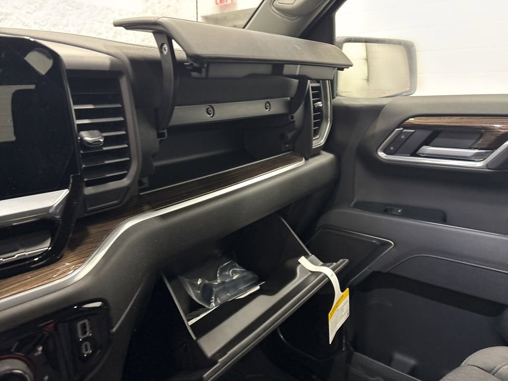 2026 Chevrolet Silverado 1500 RST Crew Cab Short Box 4WD