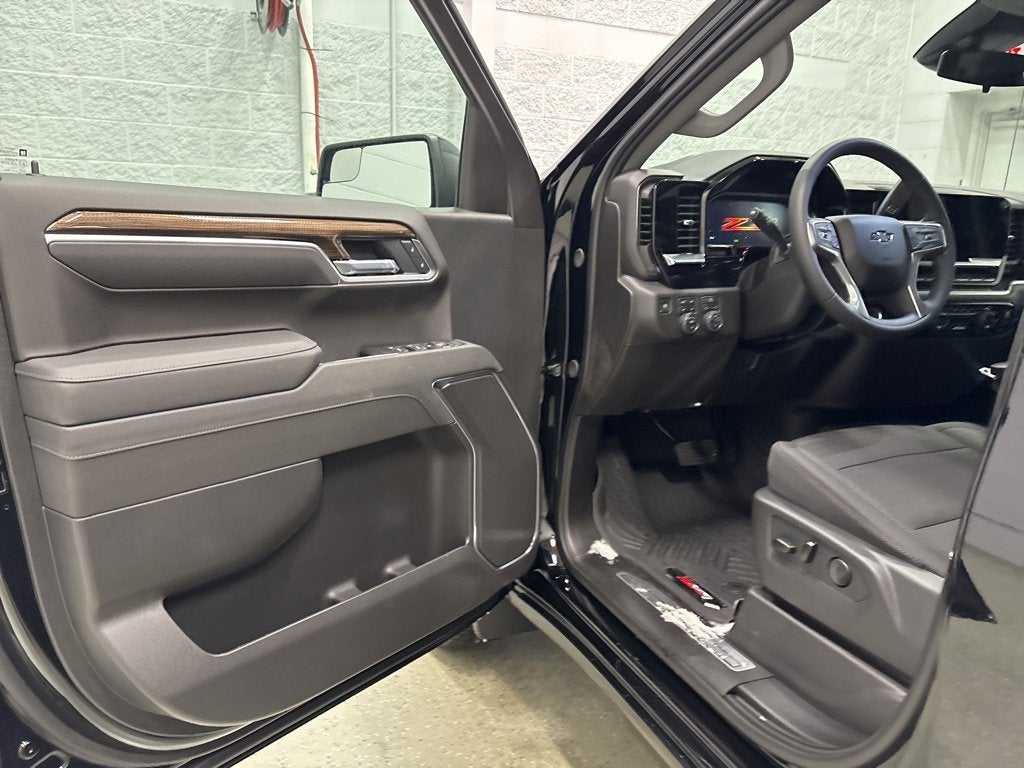 2026 Chevrolet Silverado 1500 RST Crew Cab Short Box 4WD