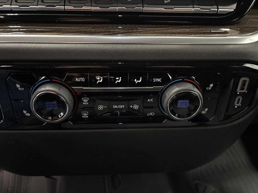 2026 Chevrolet Silverado 1500 RST Crew Cab Short Box 4WD