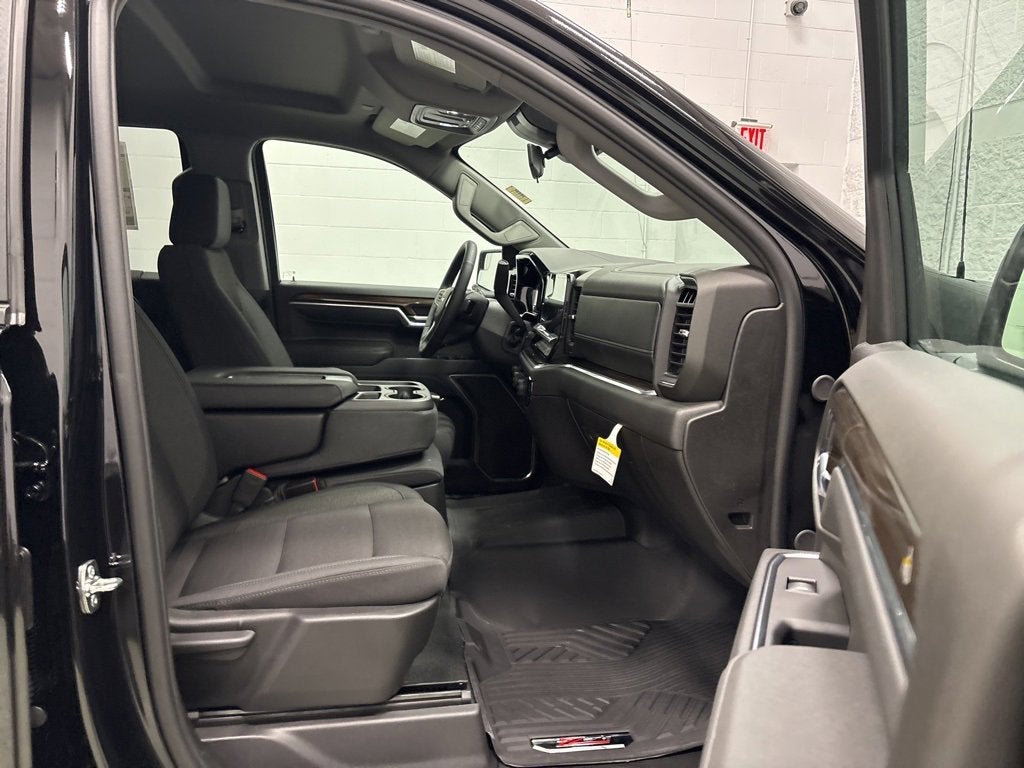 2026 Chevrolet Silverado 1500 RST Crew Cab Short Box 4WD