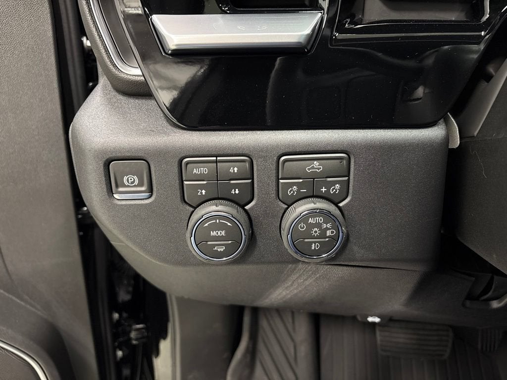 2026 Chevrolet Silverado 1500 RST Crew Cab Short Box 4WD