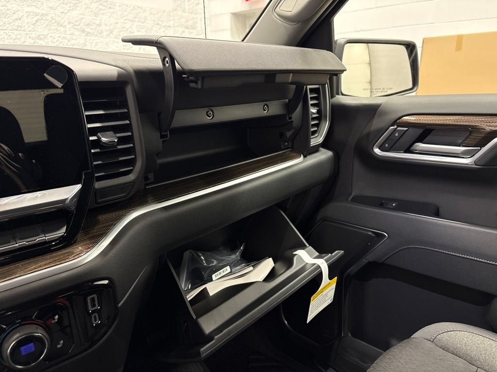 2026 Chevrolet Silverado 1500 RST Crew Cab Short Box 4WD