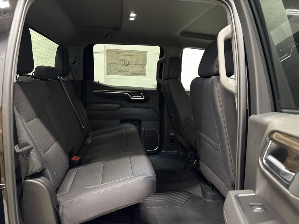 2026 Chevrolet Silverado 1500 RST Crew Cab Short Box 4WD