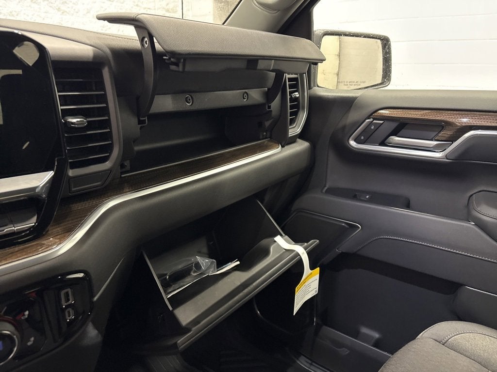 2026 Chevrolet Silverado 1500 RST Crew Cab Short Box 4WD