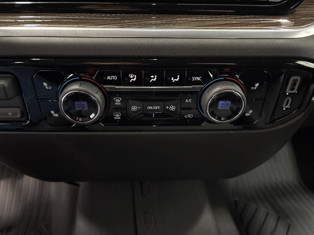 2026 Chevrolet Silverado 1500 RST Crew Cab Short Box 4WD