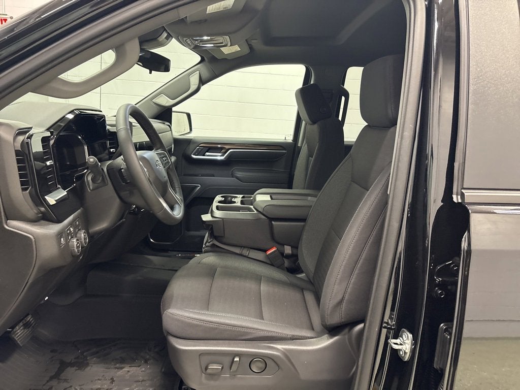 2026 Chevrolet Silverado 1500 RST Crew Cab Short Box 4WD