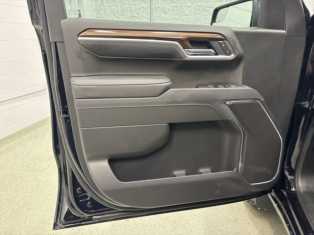 2026 Chevrolet Silverado 1500 RST Crew Cab Short Box 4WD