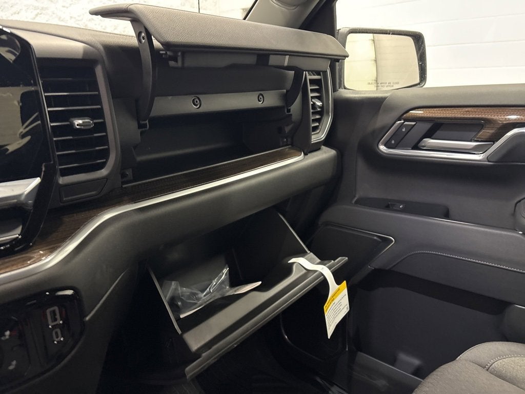 2026 Chevrolet Silverado 1500 RST Crew Cab Short Box 4WD