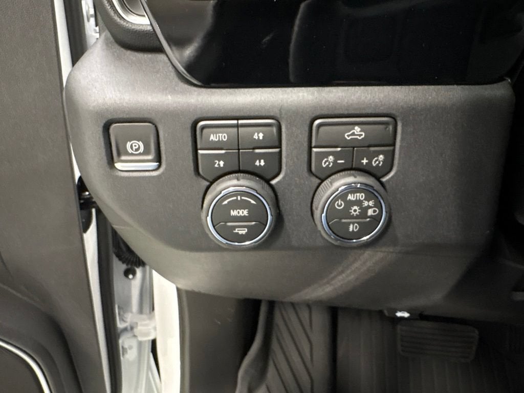 2026 Chevrolet Silverado 1500 RST Crew Cab Short Box 4WD