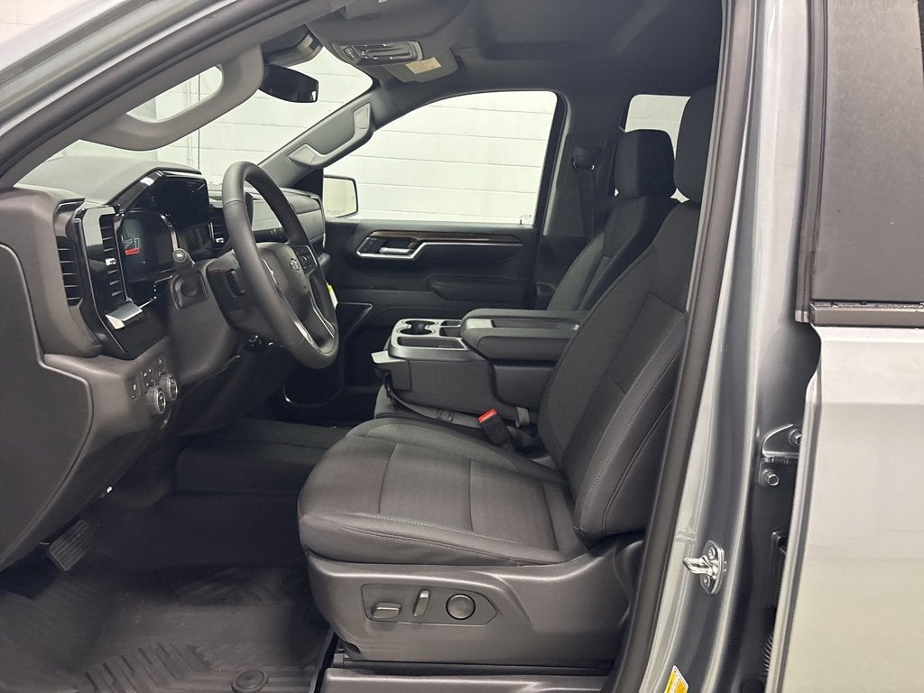 2026 Chevrolet Silverado 1500 RST Crew Cab Short Box 4WD