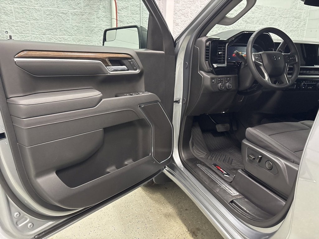 2026 Chevrolet Silverado 1500 RST Crew Cab Short Box 4WD