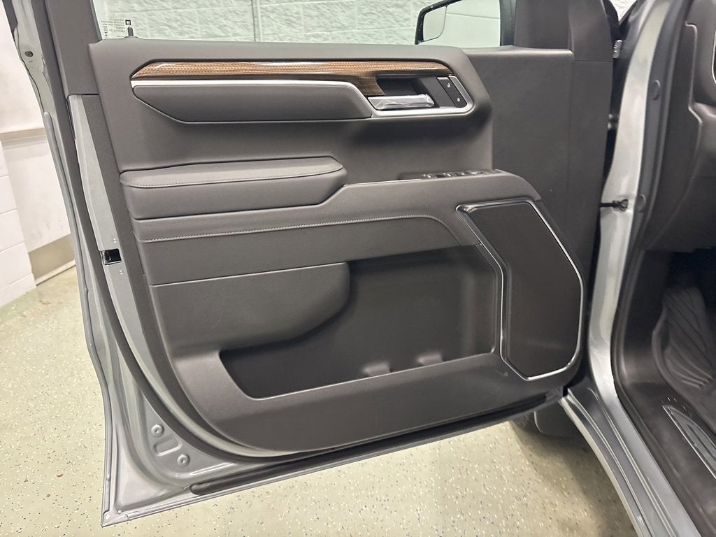 2026 Chevrolet Silverado 1500 RST Crew Cab Short Box 4WD