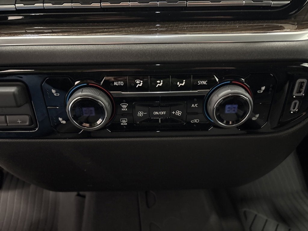 2026 Chevrolet Silverado 1500 RST Crew Cab Short Box 4WD