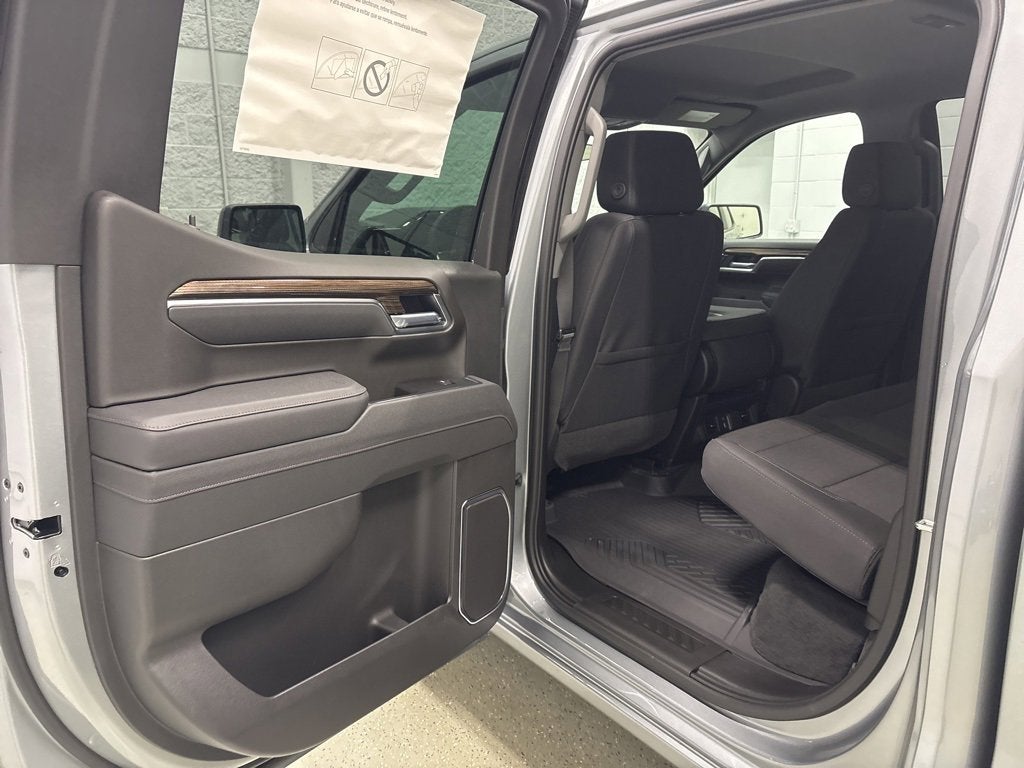 2026 Chevrolet Silverado 1500 RST Crew Cab Short Box 4WD