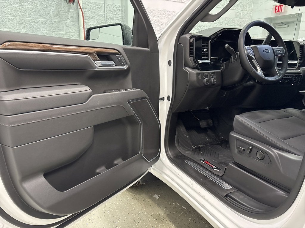 2026 Chevrolet Silverado 1500 RST Crew Cab Short Box 4WD