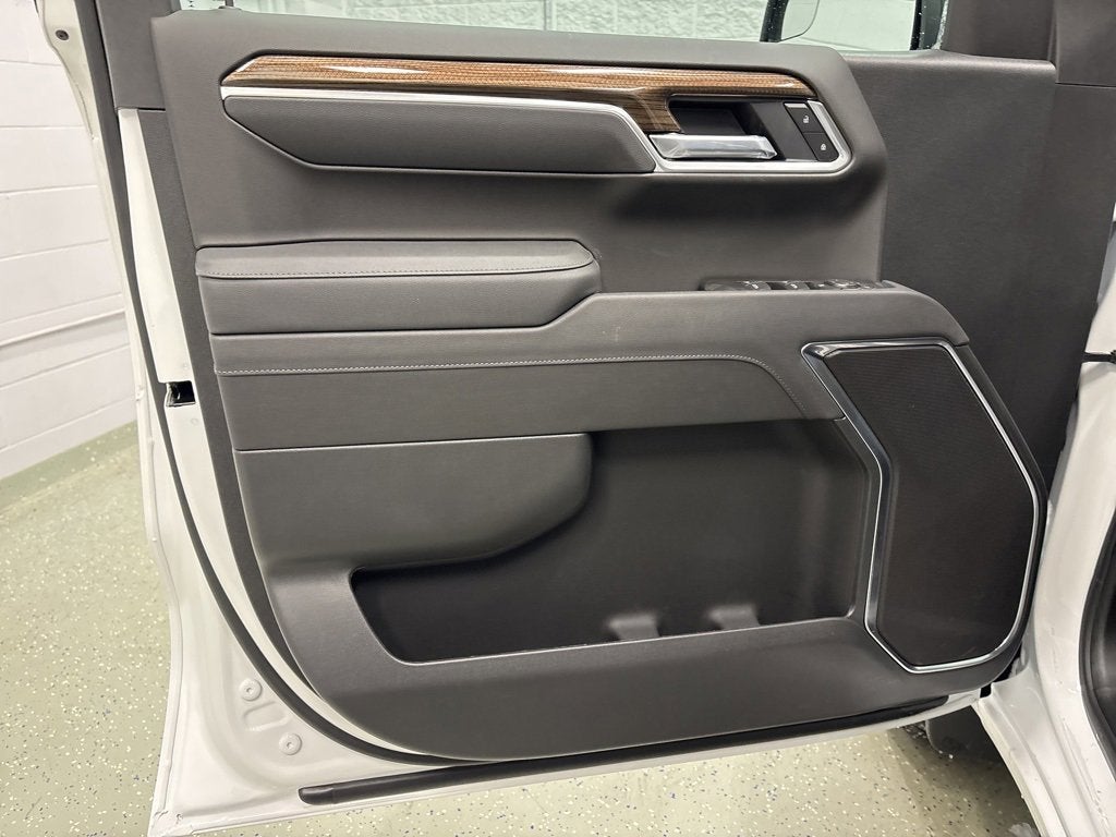 2026 Chevrolet Silverado 1500 RST Crew Cab Short Box 4WD