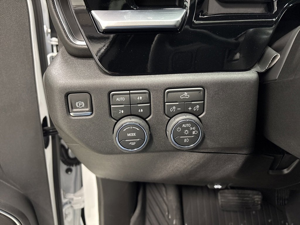 2026 Chevrolet Silverado 1500 RST Crew Cab Short Box 4WD