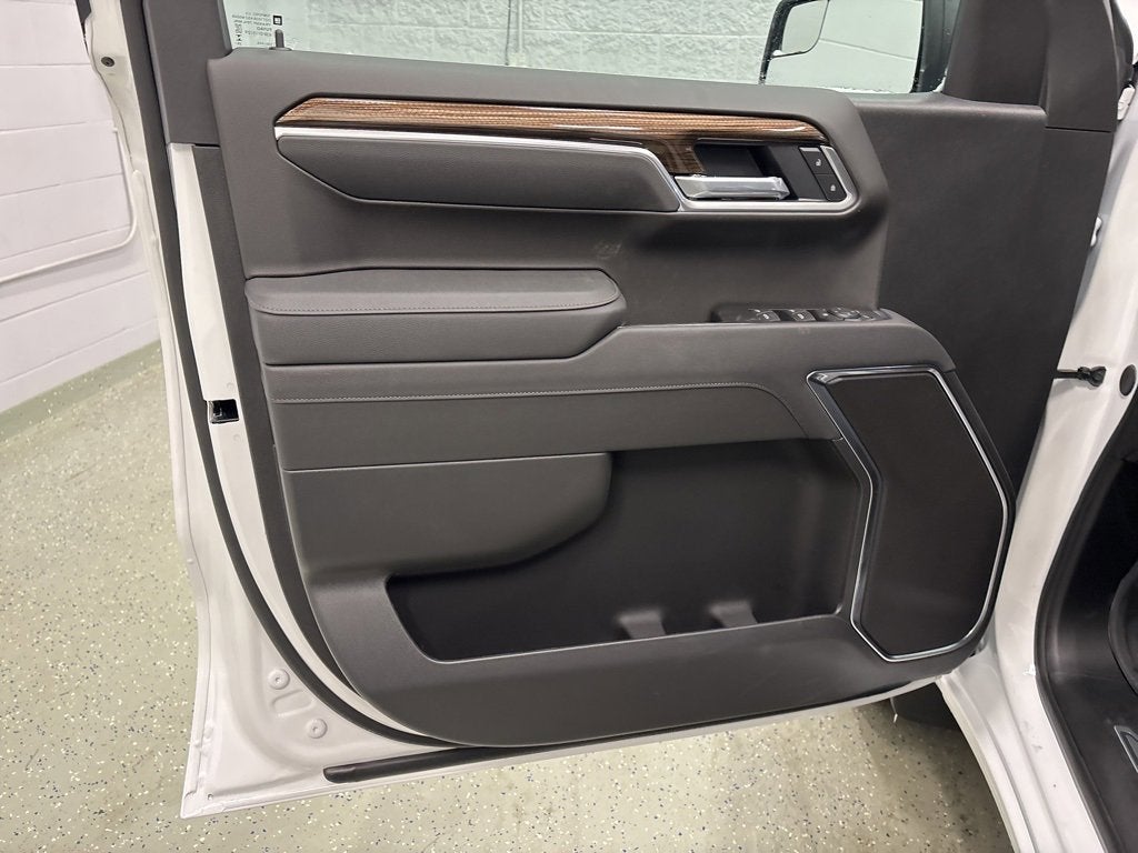 2026 Chevrolet Silverado 1500 RST Crew Cab Short Box 4WD