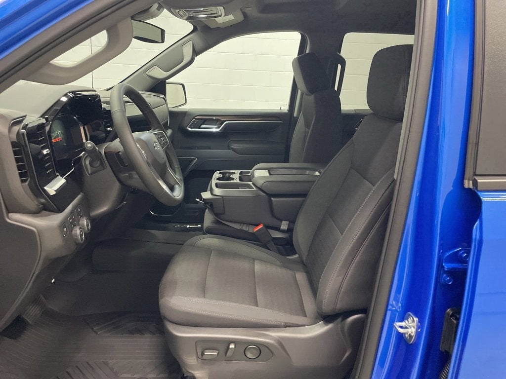 2026 Chevrolet Silverado 1500 RST Crew Cab Short Box 4WD