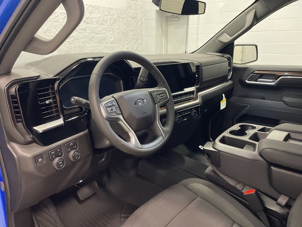 2026 Chevrolet Silverado 1500 RST Crew Cab Short Box 4WD