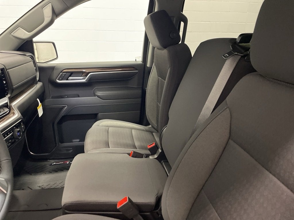 2026 Chevrolet Silverado 1500 RST Crew Cab Short Box 4WD