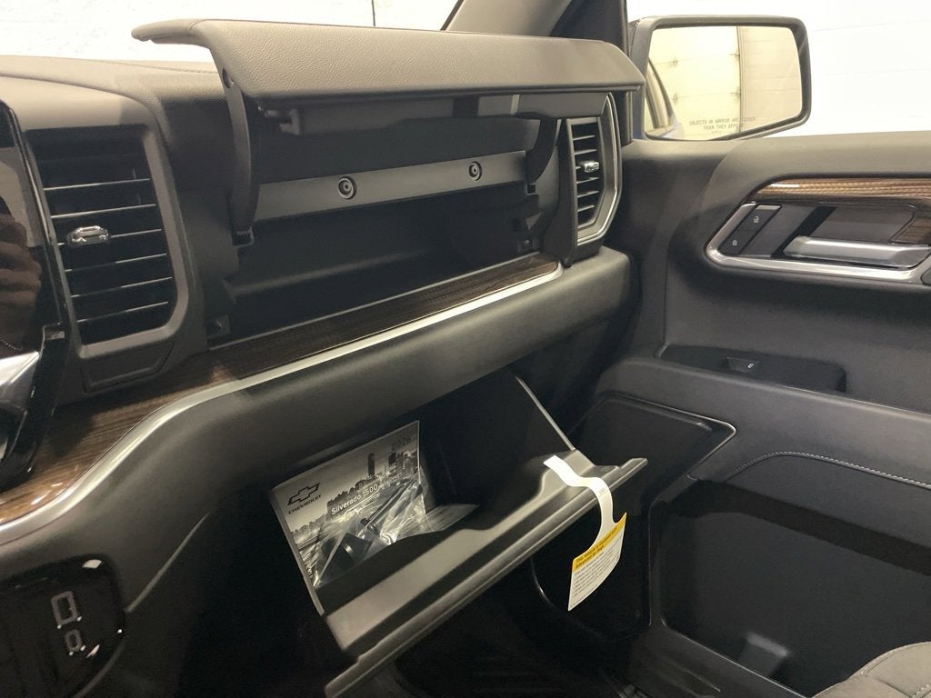 2026 Chevrolet Silverado 1500 RST Crew Cab Short Box 4WD