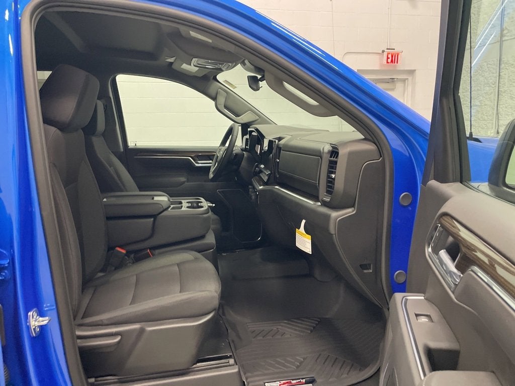 2026 Chevrolet Silverado 1500 RST Crew Cab Short Box 4WD