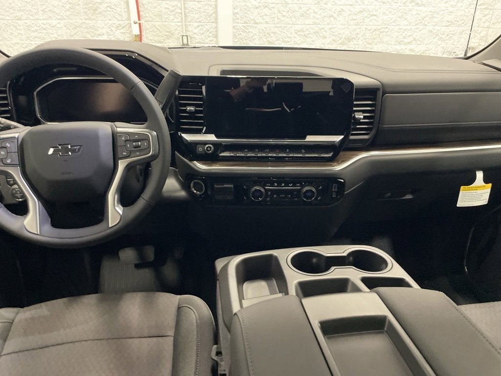 2026 Chevrolet Silverado 1500 RST Crew Cab Short Box 4WD