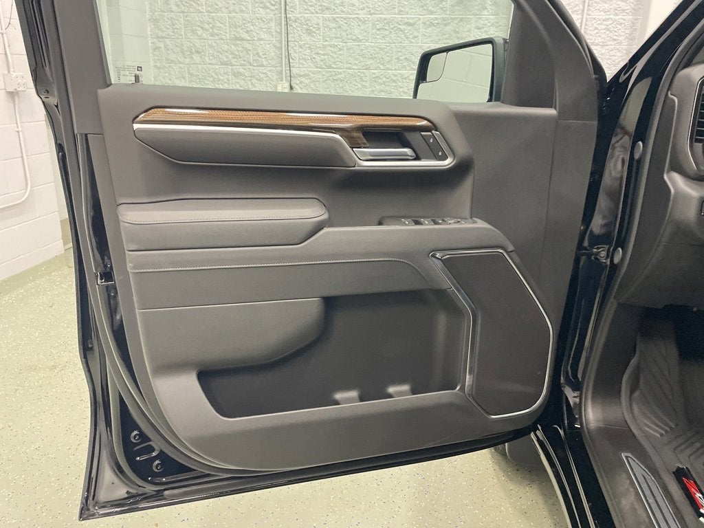 2026 Chevrolet Silverado 1500 RST Crew Cab Short Box 4WD