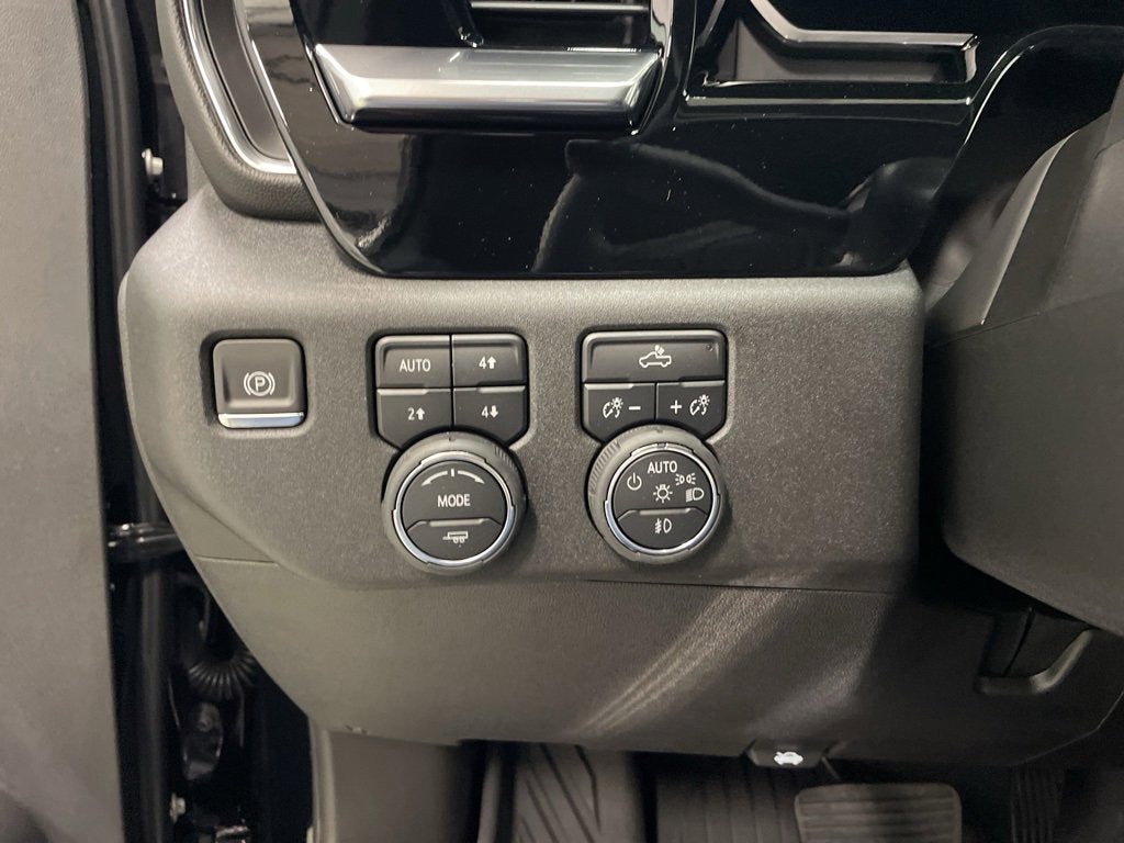 2026 Chevrolet Silverado 1500 RST Crew Cab Short Box 4WD