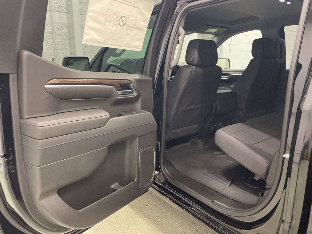 2026 Chevrolet Silverado 1500 RST Crew Cab Short Box 4WD