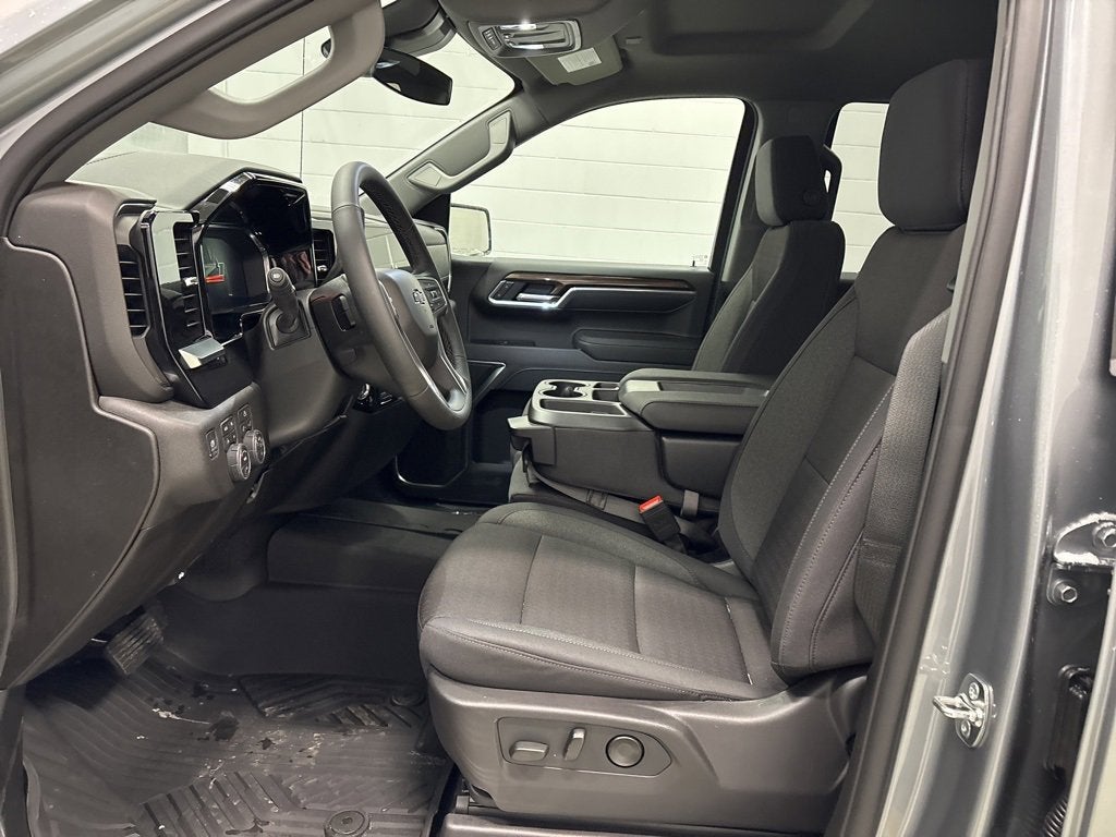 2026 Chevrolet Silverado 1500 RST Crew Cab Short Box 4WD