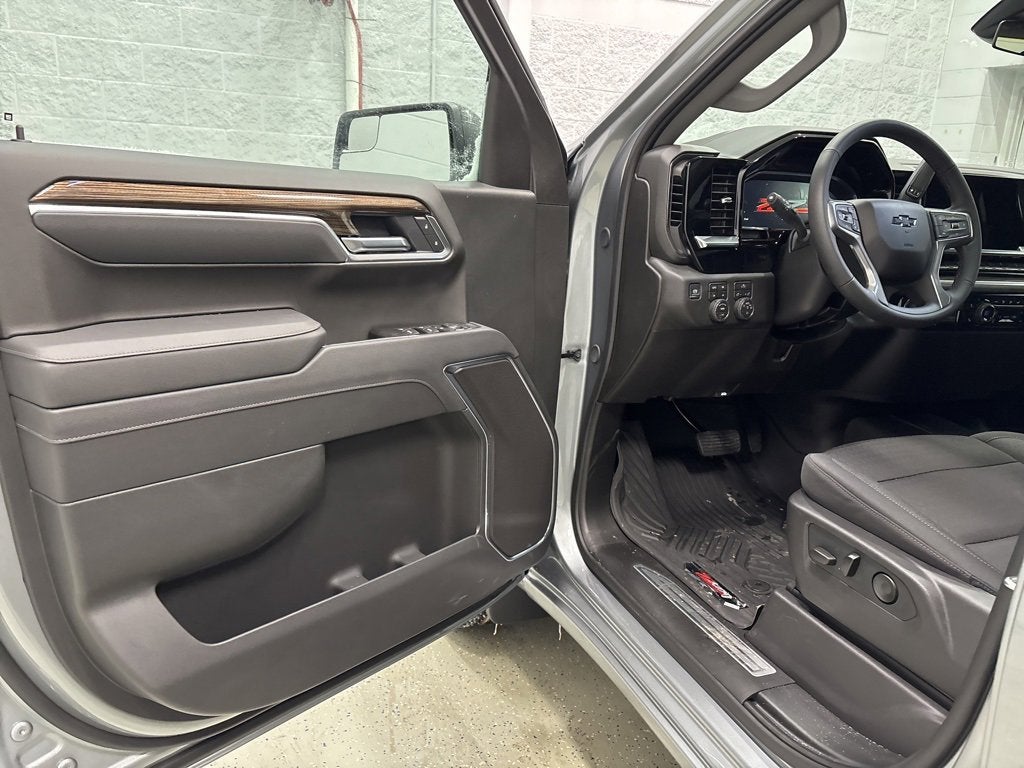 2026 Chevrolet Silverado 1500 RST Crew Cab Short Box 4WD