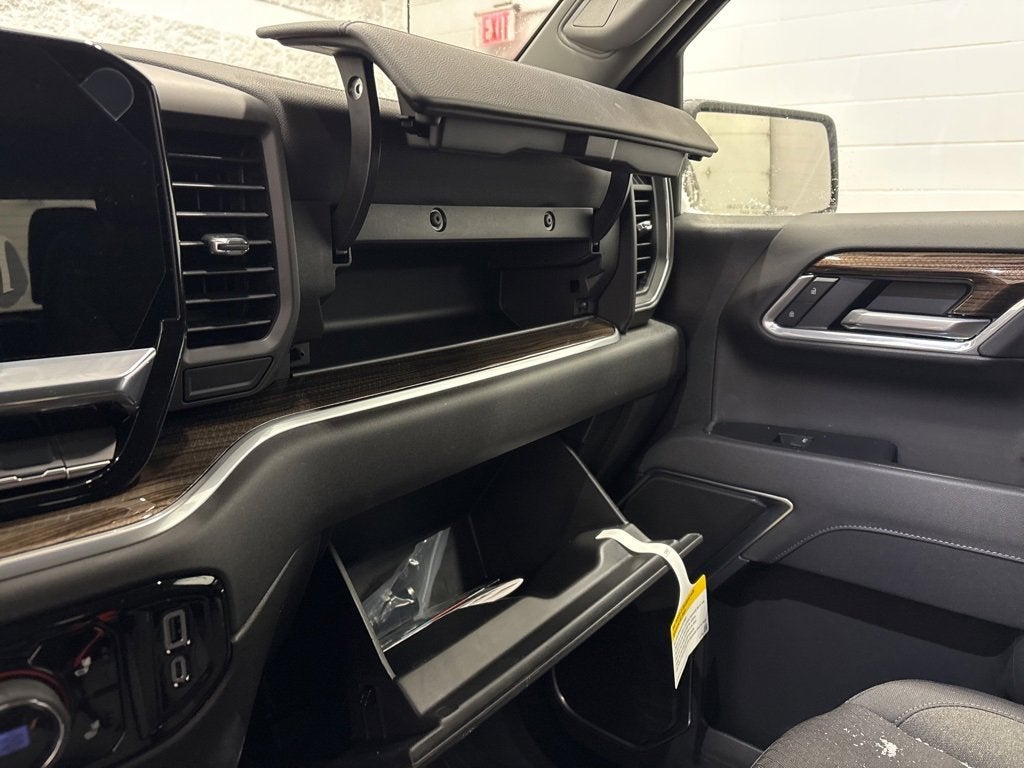 2026 Chevrolet Silverado 1500 RST Crew Cab Short Box 4WD