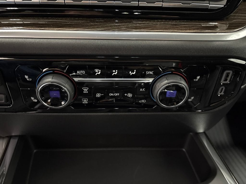 2026 Chevrolet Silverado 1500 RST Crew Cab Short Box 4WD