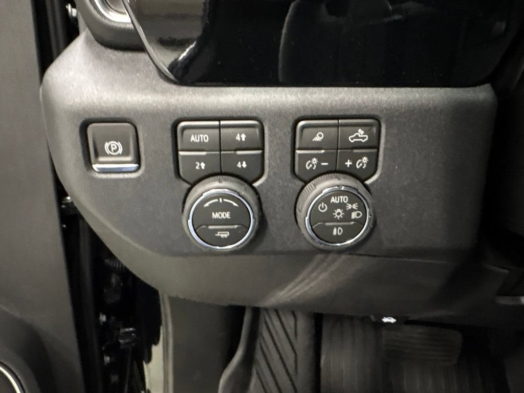 2026 Chevrolet Silverado 1500 RST Crew Cab Short Box 4WD